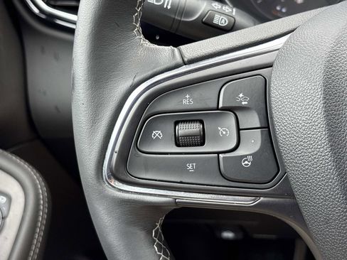 Used 2023 Buick Encore GX Essence w/ Experience Buick Package image 17