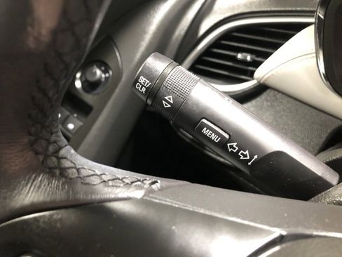 Used 2022 Chevrolet Trax LT w/ LT Convenience Package image 20