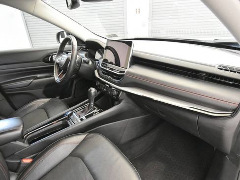 Used 2022 Jeep Compass Trailhawk AWD/4WD image 17