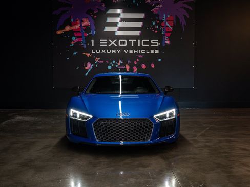 Used 2017 Audi R8 V10 plus AWD/4WD image 2