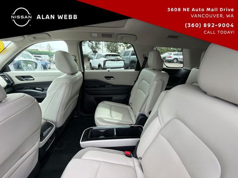 Used 2023 Nissan Pathfinder SL w/ SL Premium Package AWD/4WD image 27