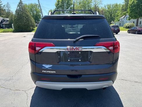 Used 2017 GMC Acadia SLE FWD image 4
