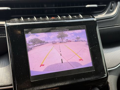 Used 2025 Jeep Grand Cherokee Laredo RWD image 22
