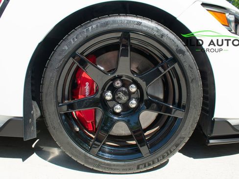 Used 2019 Ford Mustang Shelby GT350R w/ GT350R Equipment Group 920A RWD image 26