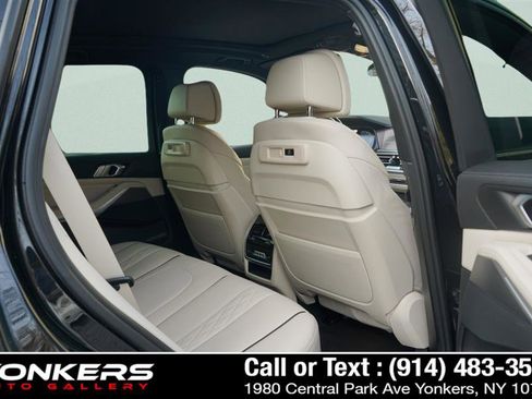 Used 2022 BMW X5 xDrive40i w/ M Sport Package image 34