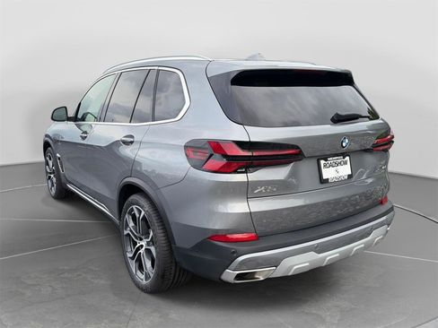 Used 2024 BMW X5 xDrive40i w/ Premium Package AWD/4WD image 3