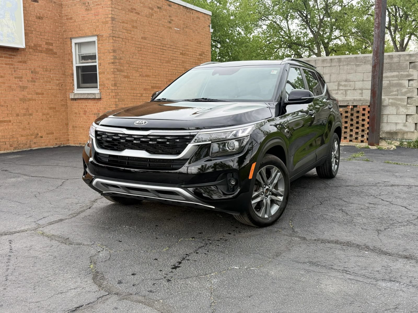 Used 2021 Kia Seltos S AWD/4WD image 2