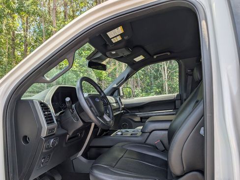 Used 2019 Ford Expedition Max XLT w/ Equipment Group 202A RWD image 13