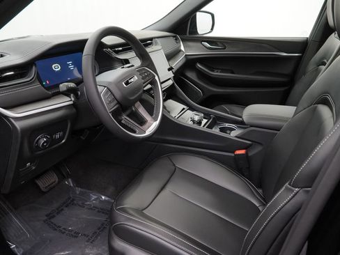 New 2026 Jeep Grand Cherokee L Limited AWD/4WD image 16