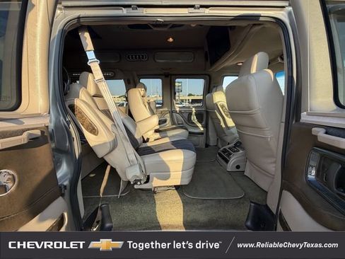 Used 2014 Chevrolet Express 1500 RWD image 35