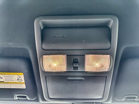 Used 2025 Nissan Frontier PRO-4X AWD/4WD image 18