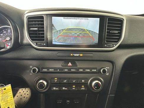 Used 2022 Kia Sportage LX AWD/4WD image 23