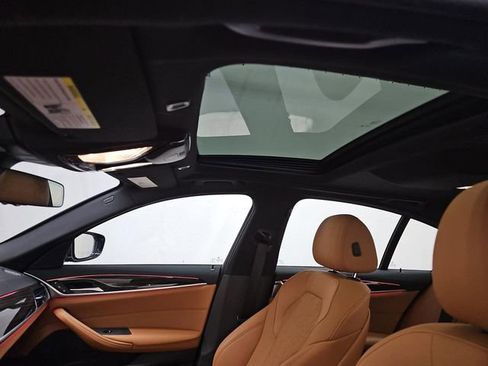 Used 2022 BMW 530i xDrive w/ Convenience Package image 13