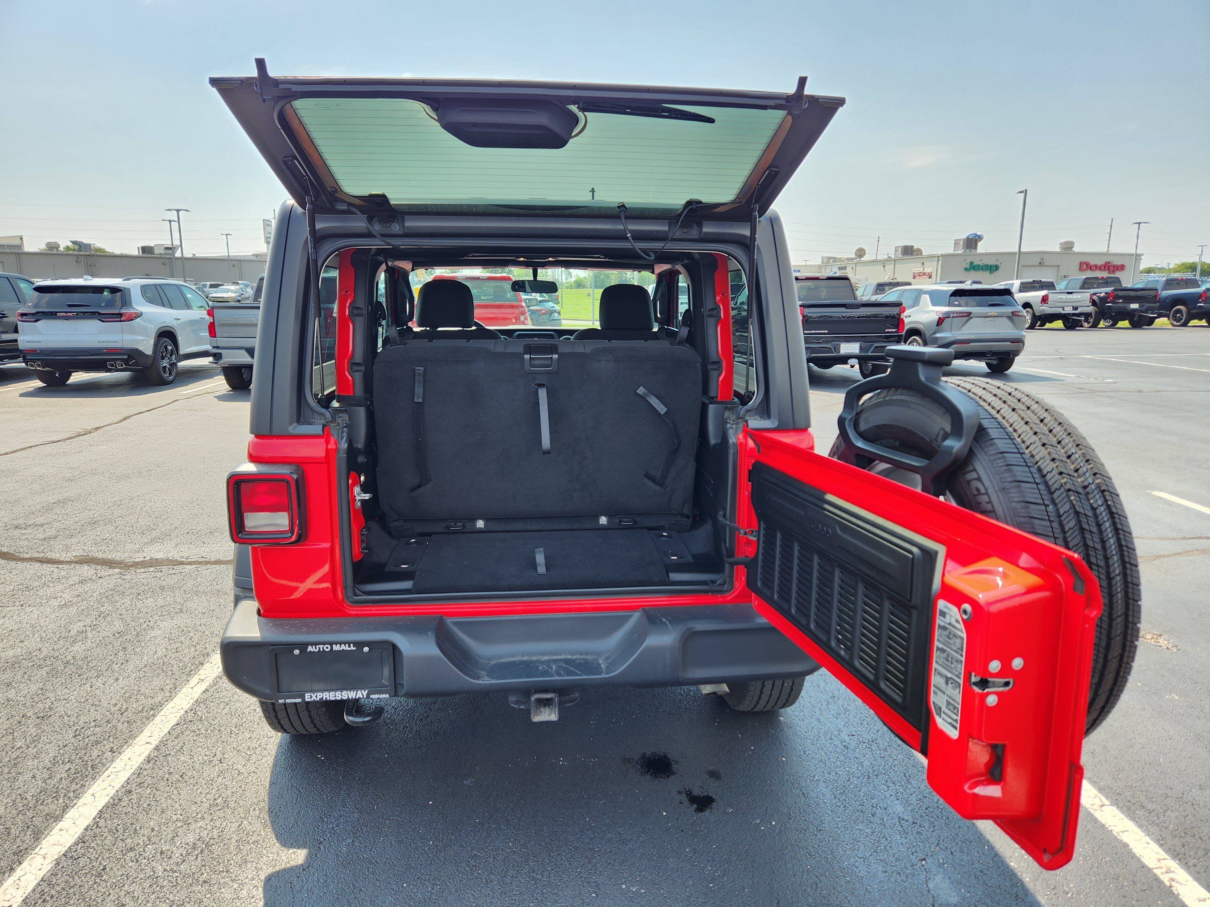 Used 2019 Jeep Wrangler Sport AWD/4WD image 10