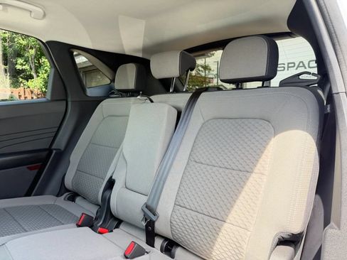 Used 2022 Ford Escape SE w/ SE Sport Appearance Package AWD/4WD image 16