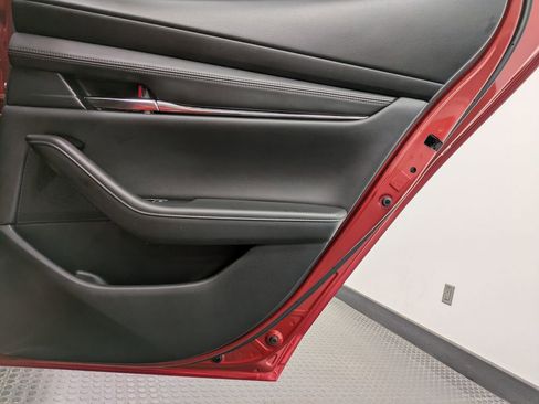 Used 2022 MAZDA MAZDA3 s image 25