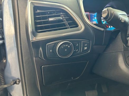 Used 2019 Ford Edge Titanium w/ Cargo Accessory Package FWD image 40
