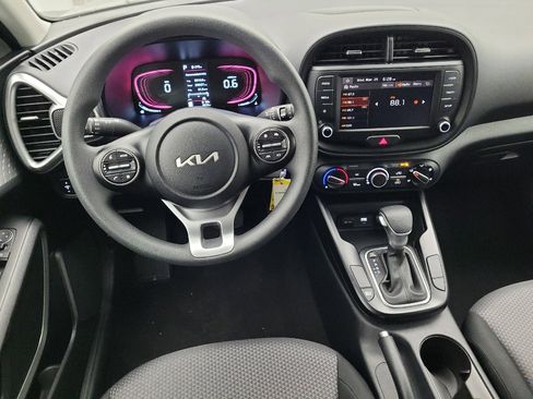 Used 2025 Kia Soul LX image 22