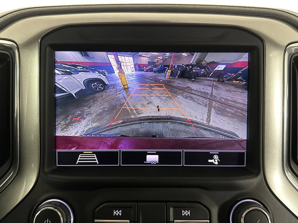 Used 2020 Chevrolet Silverado 1500 LT Trail Boss AWD/4WD image 17