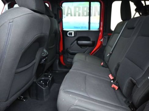 Used 2018 Jeep Wrangler Unlimited Sport S AWD/4WD image 9