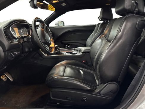 Used 2015 Dodge Challenger R/T Plus image 9