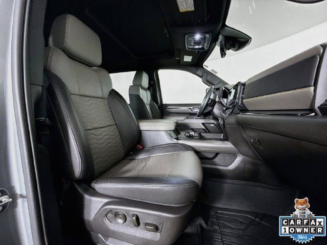 Used 2025 Chevrolet Silverado 2500 ZR2 w/ Technology Package AWD/4WD image 31