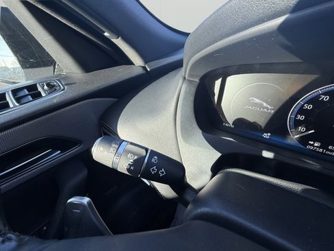 Used 2017 Jaguar F-PACE S image 21