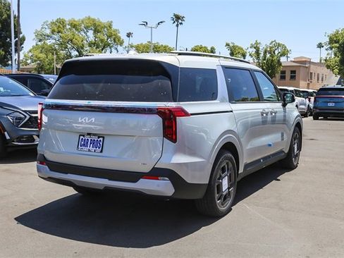 New 2026 Kia Carnival EX image 8