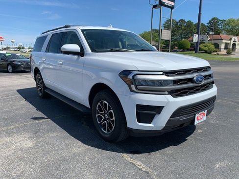 Used 2024 Ford Expedition Max XLT image 5