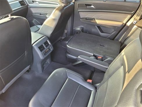 Used 2022 Volkswagen Atlas SEL R-Line image 11
