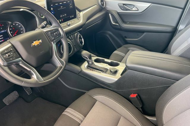 Used 2025 Chevrolet Blazer LT AWD/4WD image 10