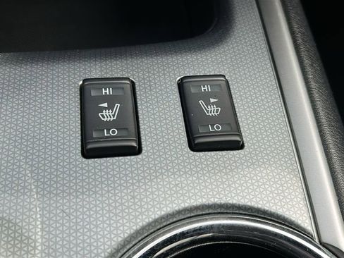 Used 2019 Nissan Pathfinder SL image 21