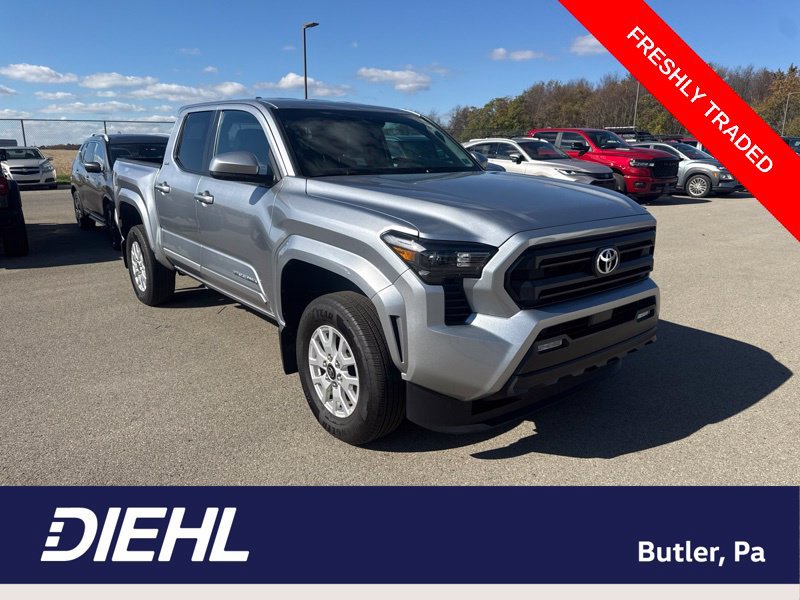 Used 2025 Toyota Tacoma SR5 AWD/4WD image 1