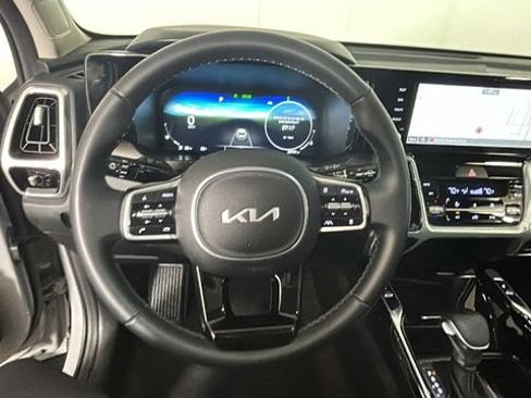 Used 2023 Kia Sorento SX AWD/4WD image 15