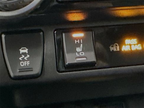 Used 2024 Toyota RAV4 XLE Premium image 23