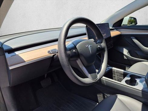 Used 2023 Tesla Model 3 Standard Range RWD image 11