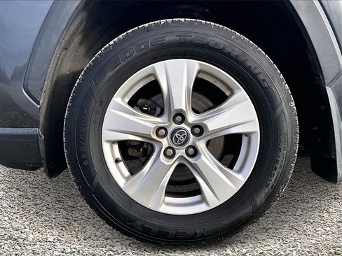 Used 2020 Toyota RAV4 XLE w/ All Weather Liner Package image 7
