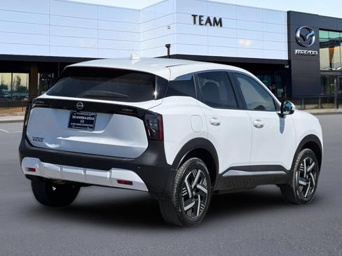 Used 2025 Nissan Kicks SV FWD image 4