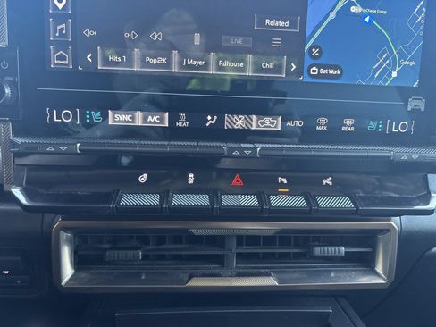 Used 2025 GMC Hummer EV 2X AWD/4WD image 21
