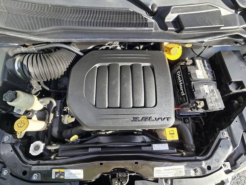 Used 2019 Dodge Grand Caravan SE FWD image 22