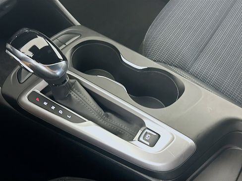 Used 2025 Buick Envista Preferred image 24