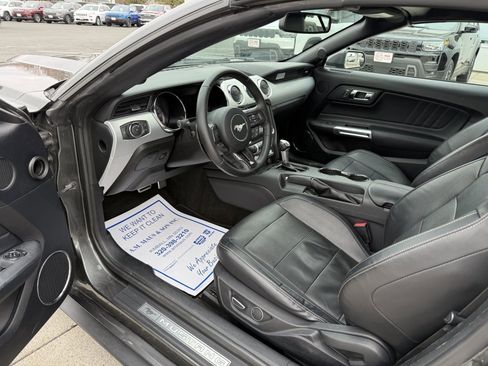 Used 2017 Ford Mustang Premium image 14