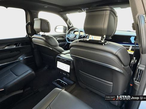 New 2026 Jeep Grand Wagoneer L Summit image 22