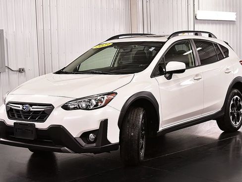 Used 2023 Subaru Crosstrek 2.0i Premium AWD/4WD image 3