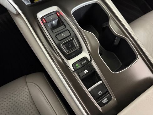 Certified 2019 Honda Accord Touring image 14