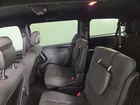 Used 2020 Dodge Grand Caravan SE FWD image 15