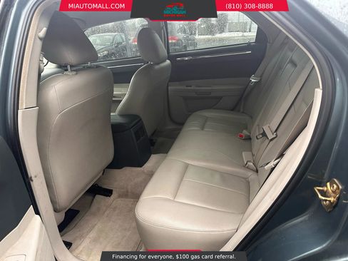 Used 2005 Chrysler 300 Touring image 21