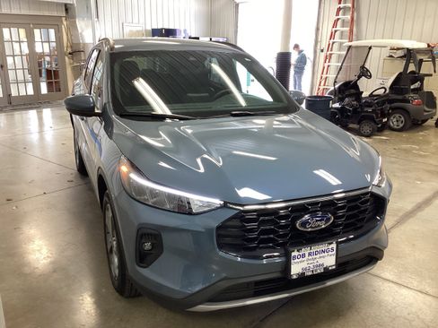 Used 2025 Ford Escape ST-Line Select AWD/4WD image 8