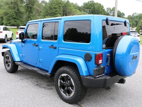Used 2014 Jeep Wrangler Unlimited Sahara AWD/4WD image 3