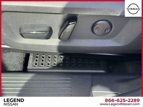 Used 2022 Nissan Rogue SV w/ SV Premium Package image 16